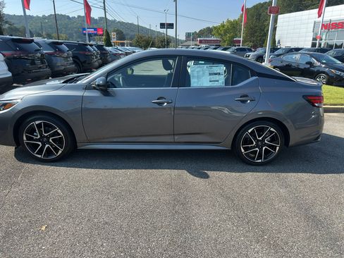 New 2025 Nissan Sentra SR w/ SR Premium Package image 7