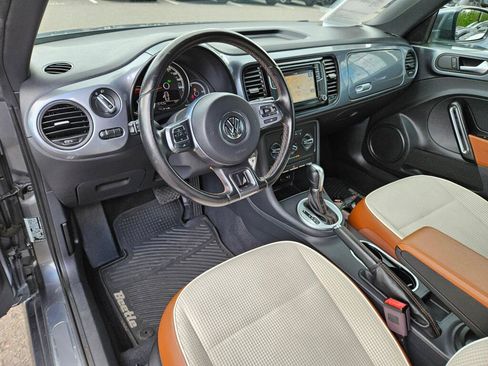 Used 2017 Volkswagen Beetle 1.8T S FWD image 19