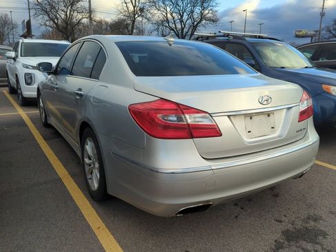 Used 2012 Hyundai Genesis 3.8 image 4