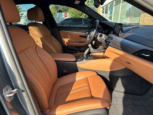 Used 2018 BMW M550i xDrive AWD/4WD image 35
