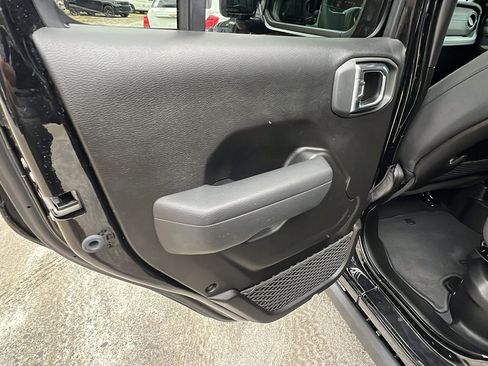 Used 2025 Jeep Wrangler Unlimited Rubicon 4xe w/ Convenience Group image 22