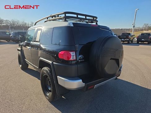 Used 2011 Toyota FJ Cruiser 2WD w/ Convenience Pkg image 6