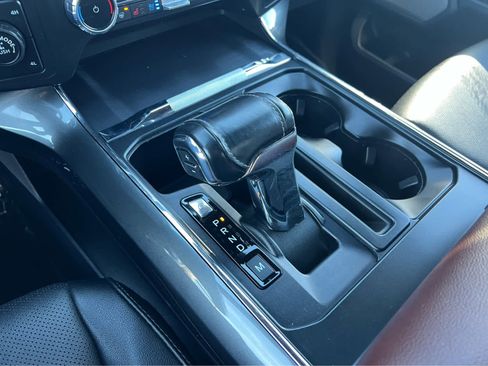 Used 2022 Ford F150 Lariat w/ Equipment Group 502A High image 39