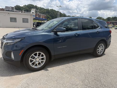 Used 2024 Chevrolet Equinox LT FWD image 3