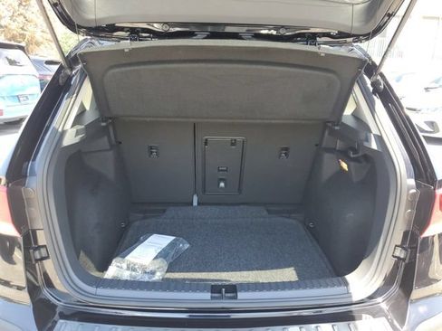 Certified 2023 Volkswagen Taos SE w/ Panoramic Sunroof Package FWD image 8