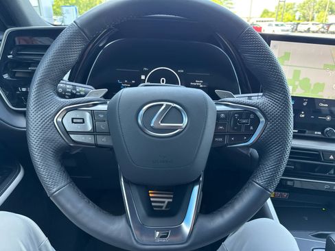 Used 2026 Lexus TX 500h AWD w/ Technology Package image 25