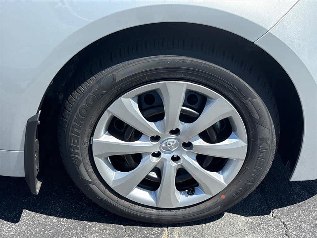Used 2026 Toyota Corolla LE FWD image 32