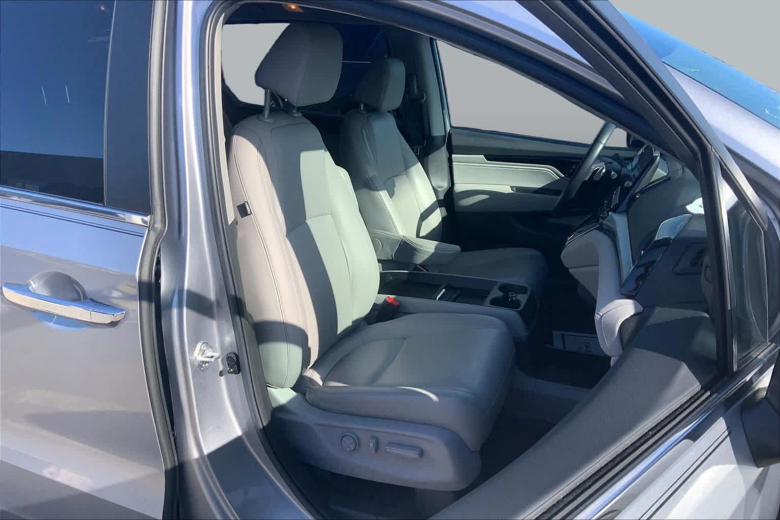 Used 2023 Honda Odyssey Touring image 9