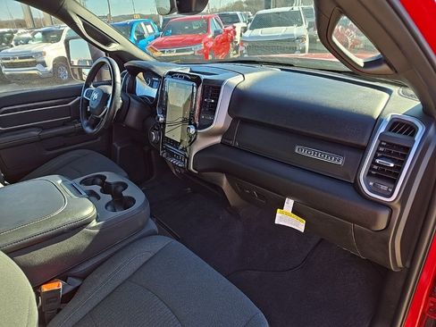 Used 2024 RAM 2500 Big Horn w/ Sport Appearance Package image 21