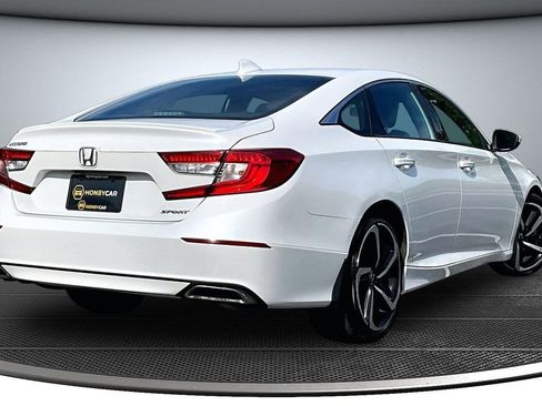 Used 2018 Honda Accord Sport image 6
