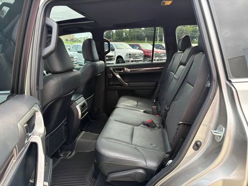 Used 2023 Lexus GX 460 Luxury w/ Accessory Package AWD/4WD image 14