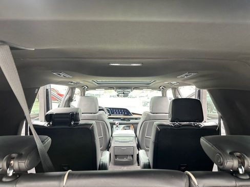 Used 2023 Cadillac Escalade ESV Premium Luxury image 27