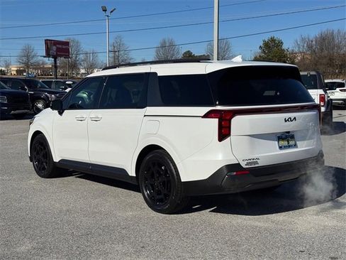 Used 2026 Kia Carnival SX w/ SX Dark Edition Package image 5
