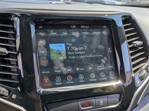 Used 2022 Jeep Cherokee Limited image 15