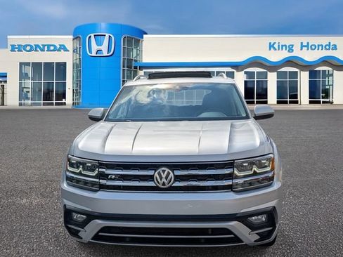 Used 2018 Volkswagen Atlas SEL w/ R-Line Package FWD image 2