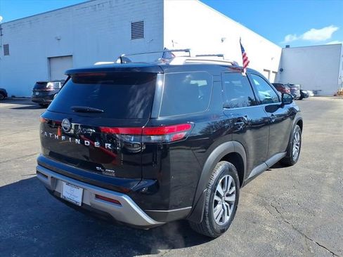 Certified 2024 Nissan Pathfinder SL image 7