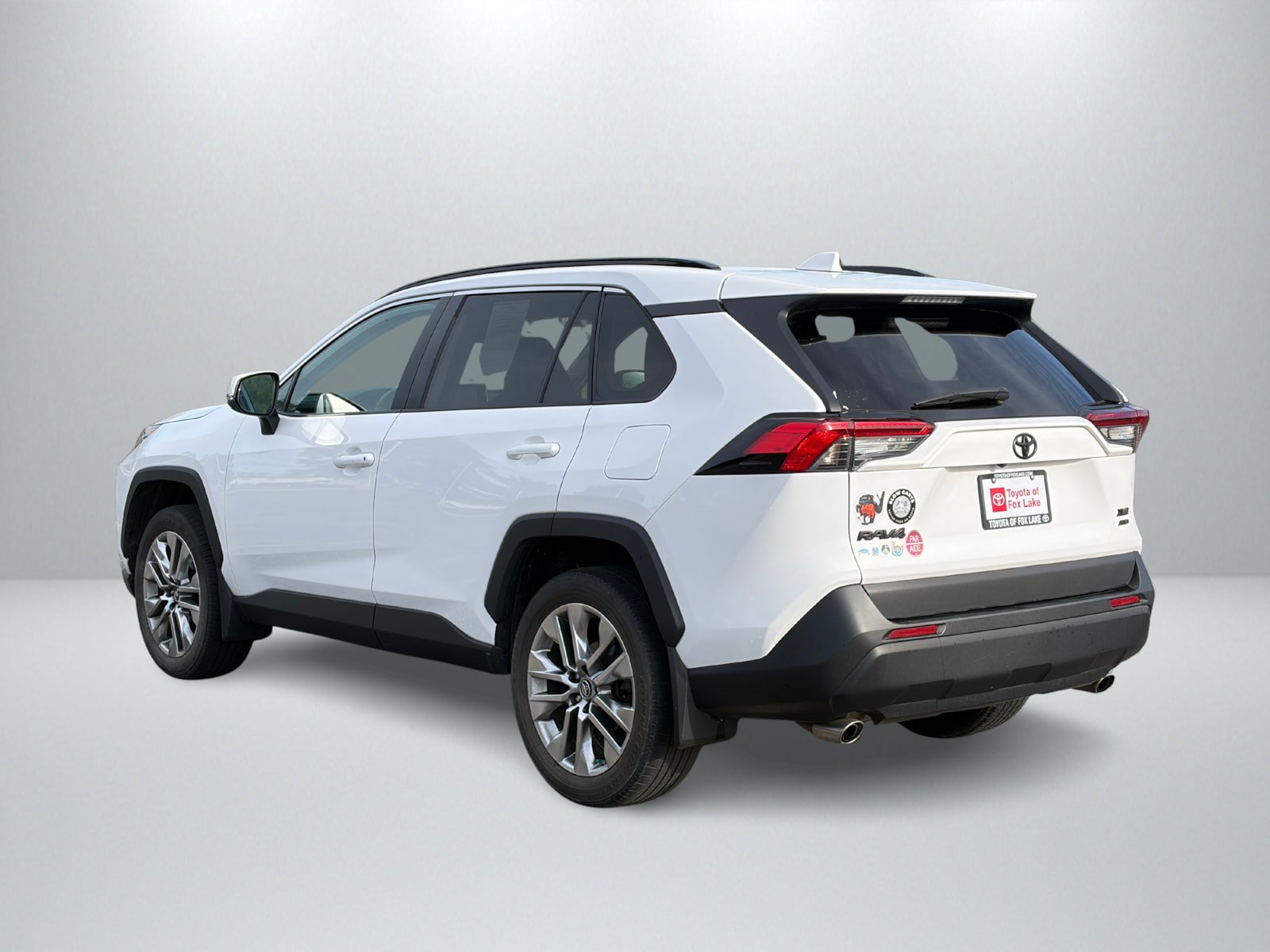 Used 2019 Toyota RAV4 XLE Premium AWD/4WD image 3
