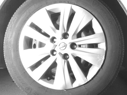 Used 2025 Nissan Sentra S FWD image 13