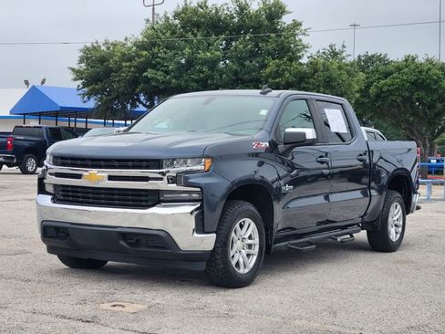 Used 2021 Chevrolet Silverado 1500 LT w/ Z71 Off-Road Package AWD/4WD image 3
