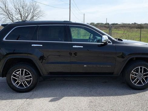 Used 2022 Jeep Grand Cherokee Limited image 2