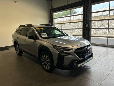 Used 2024 Subaru Outback Limited AWD/4WD image 2
