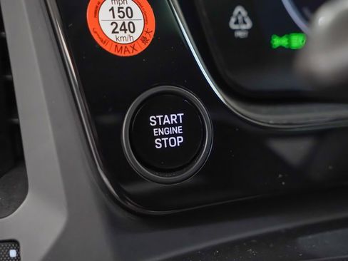 Certified 2025 Porsche Cayenne image 25