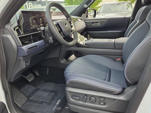 New 2026 INFINITI QX80 4WD image 14