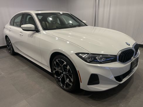 Used 2025 BMW 330i xDrive Sedan w/ Premium Package image 3