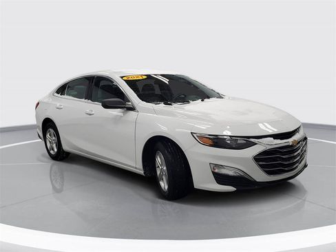 Used 2022 Chevrolet Malibu LT image 2