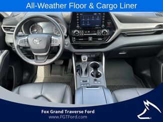 Used 2022 Toyota Highlander XLE AWD/4WD video 2