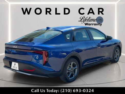 New 2025 Kia K4 LXS image 3