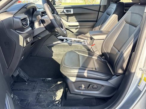 Used 2023 Ford Explorer XLT w/ Equipment Group 202A AWD/4WD image 23