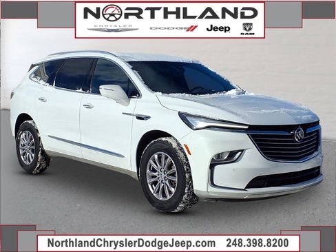 Used 2024 Buick Enclave Premium image 1