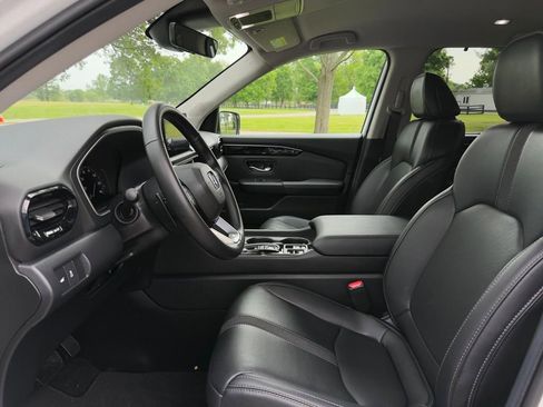 Used 2025 Honda Pilot EX-L image 18