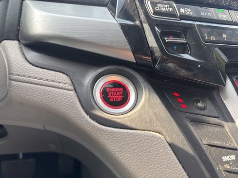 Used 2018 Honda Odyssey EX-L image 11