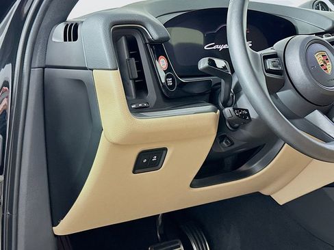 Certified 2025 Porsche Cayenne S AWD/4WD image 11