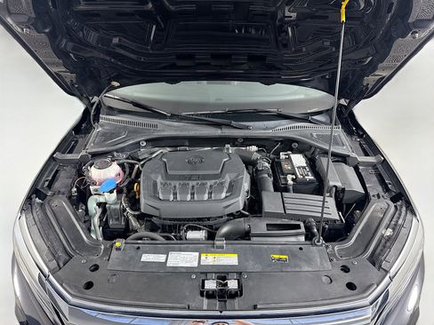 Used 2021 Volkswagen Passat 2.0T R-Line image 39