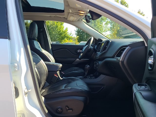 Used 2022 Jeep Cherokee Latitude Lux w/ Sun & Sound Group AWD/4WD image 30