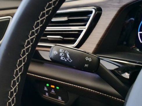 New 2026 Volkswagen Atlas SEL image 32