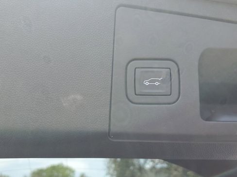 Certified 2025 Cadillac XT4 Sport FWD image 28