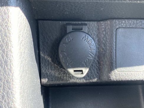 Used 2019 Toyota Corolla L image 37