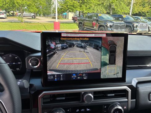 New 2026 Toyota 4Runner Limited AWD/4WD image 19
