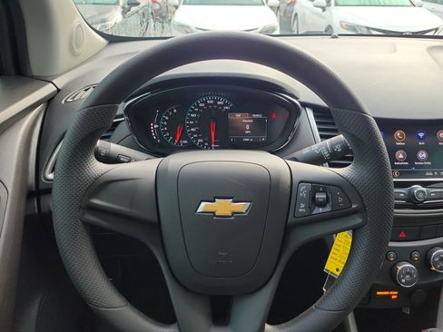 Used 2021 Chevrolet Trax LS image 14