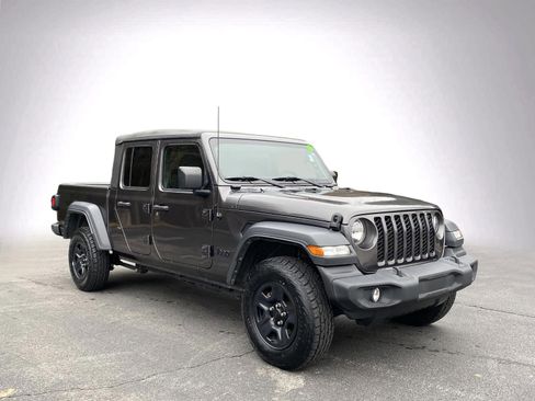Used 2022 Jeep Gladiator Sport image 2