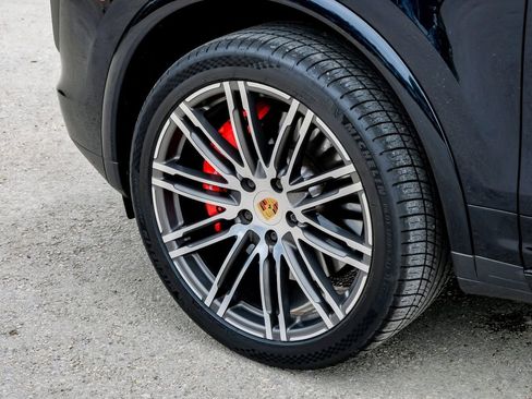 Used 2018 Porsche Cayenne Turbo image 61