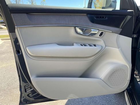 New 2026 Volvo XC90 B6 Ultra image 5