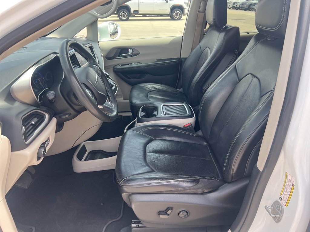Used 2022 Chrysler Pacifica Touring-L FWD image 19