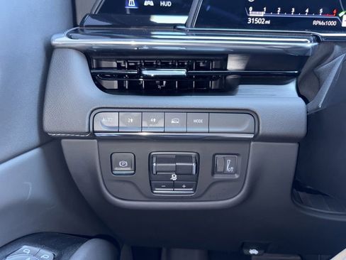 Used 2023 Cadillac Escalade Sport AWD/4WD image 11