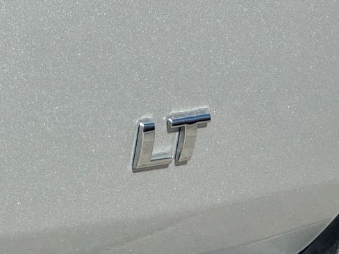 Used 2019 Chevrolet Traverse LT FWD image 14