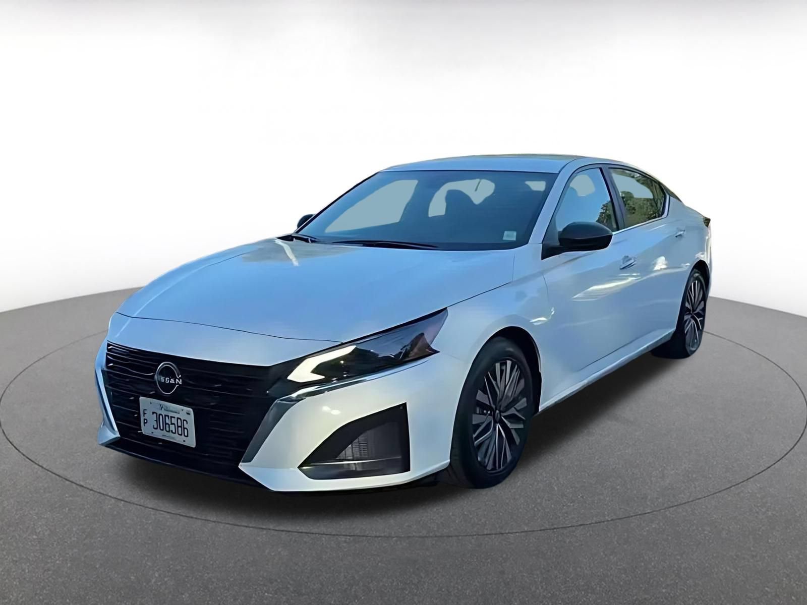 Used 2025 Nissan Altima 2.5 SV FWD image 6